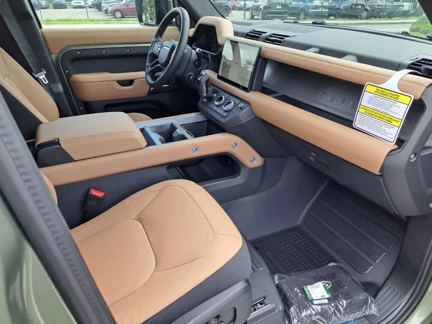 2025 Land Rover Defender X photo 1