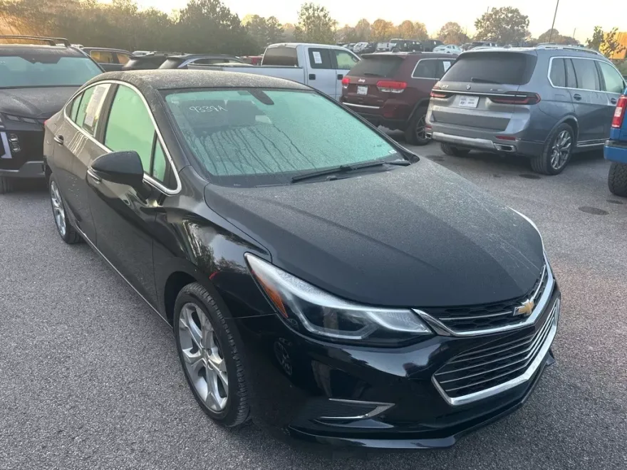 2017 Chevrolet Cruze Premier photo 1