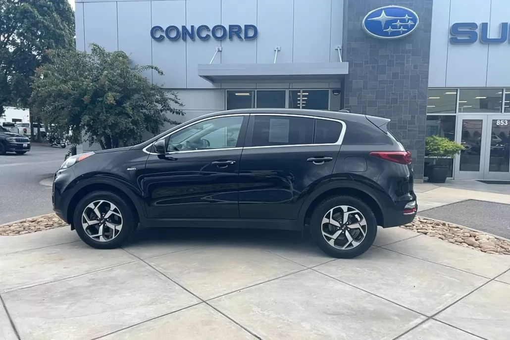 2022 Kia Sportage LX photo 1