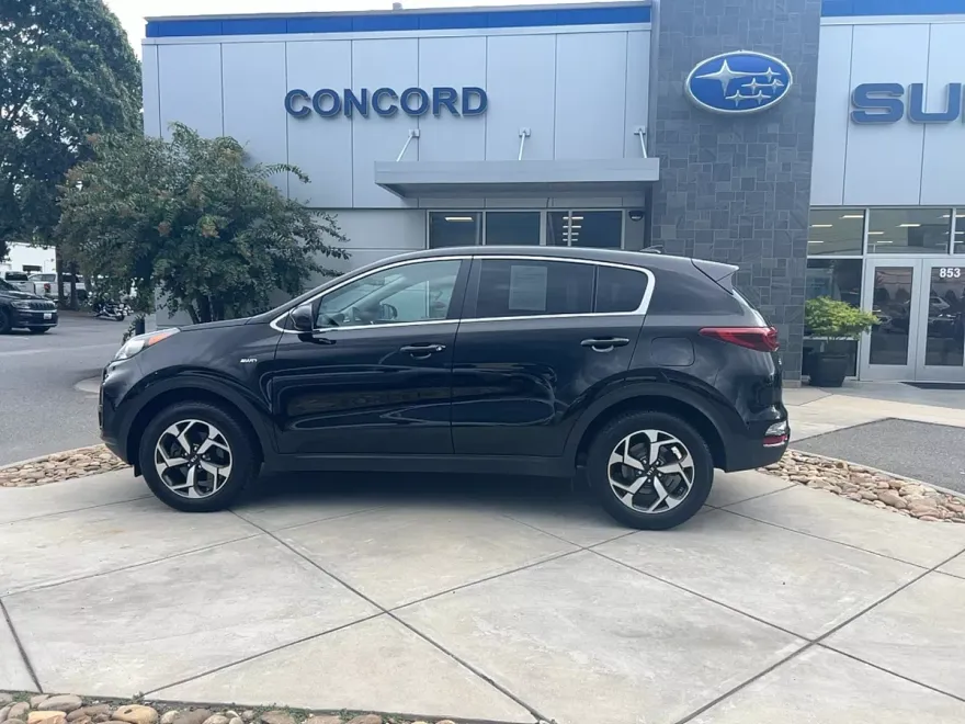 2022 Kia Sportage LX photo 1