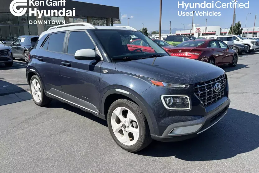 2023 Hyundai Venue Limited photo 1