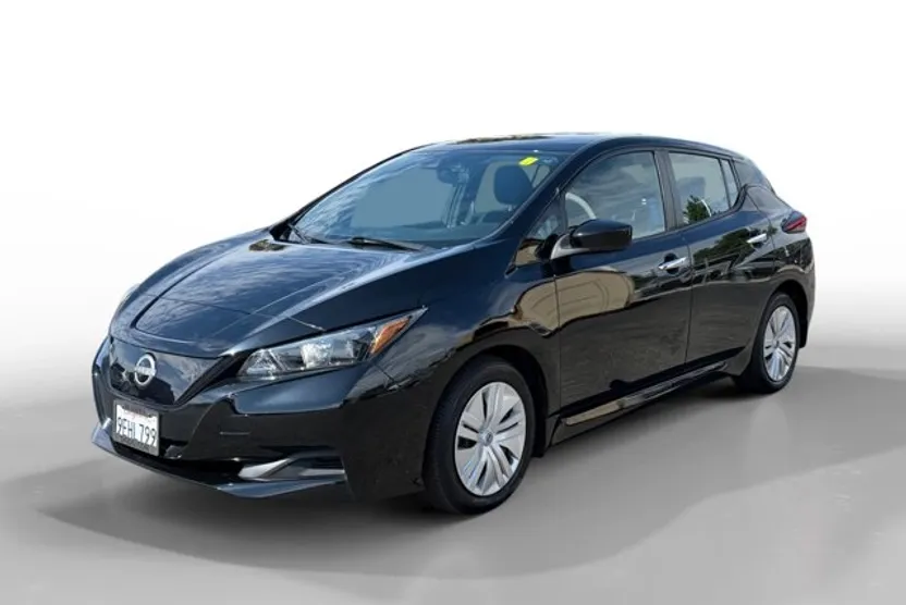 2023 Nissan Leaf S photo 1