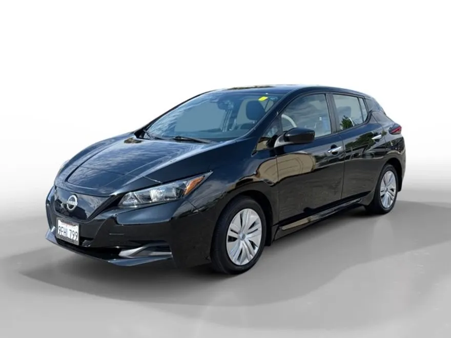 2023 Nissan Leaf S photo 1