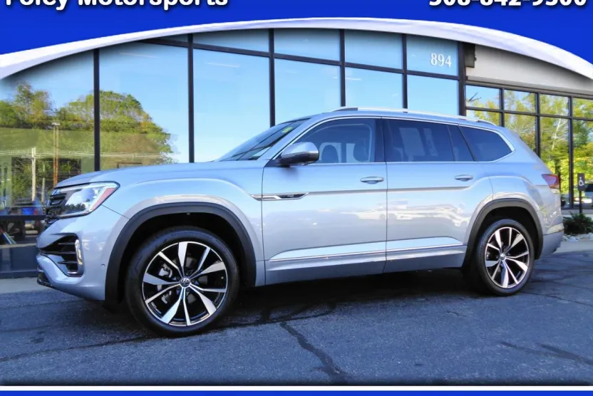 2024 Volkswagen Atlas SEL Premium R-Line photo 1