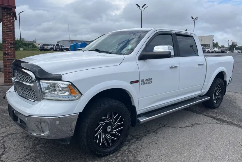 2017 Ram 1500 Laramie photo 1