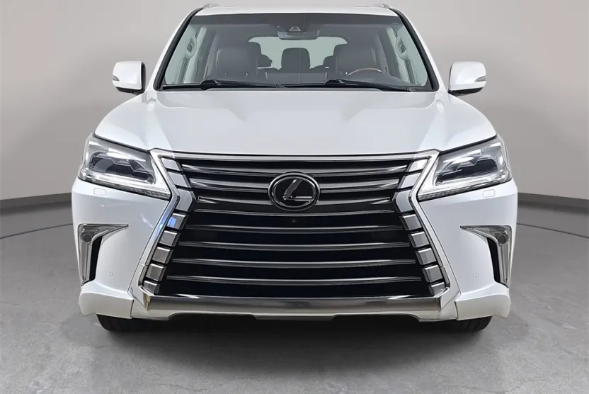 2020 Lexus LX 570 photo 1