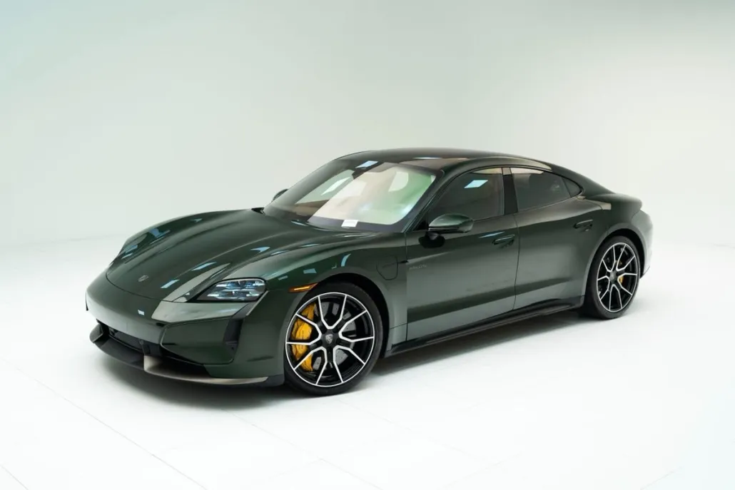2025 Porsche Taycan Turbo S photo 1