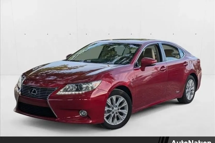 2015 Lexus ES 300h photo 1