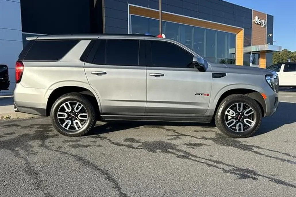 2023 Gmc Yukon AT4 photo 1