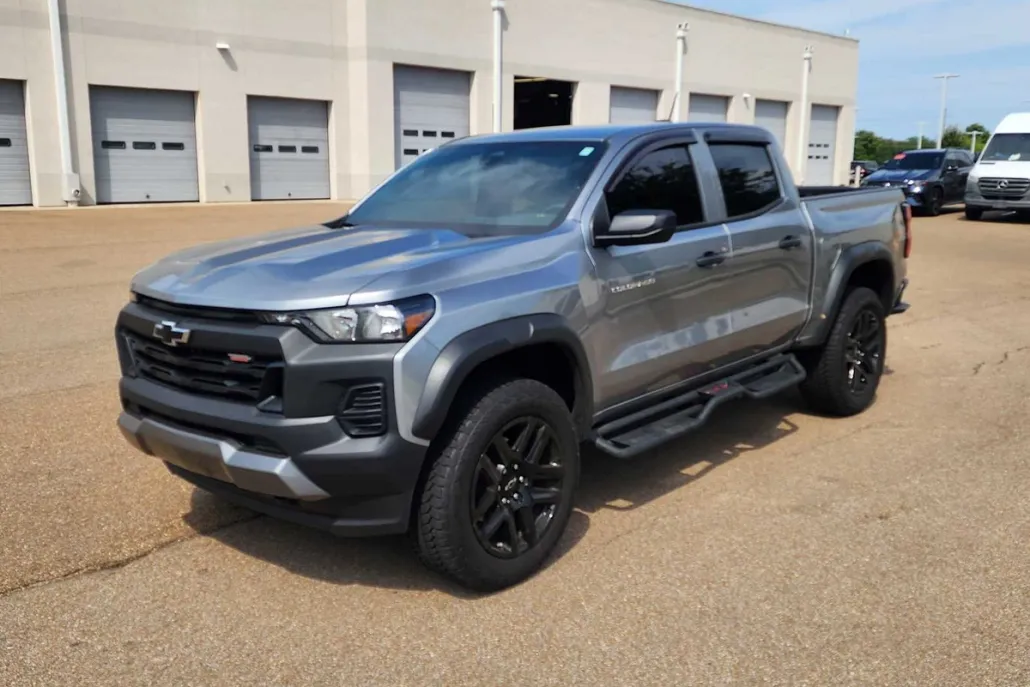 2024 Chevrolet Colorado Trail Boss photo 1