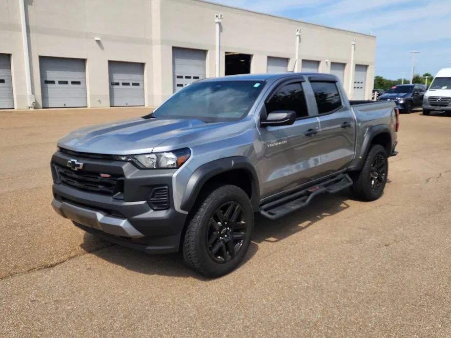 2024 Chevrolet Colorado Trail Boss photo 1
