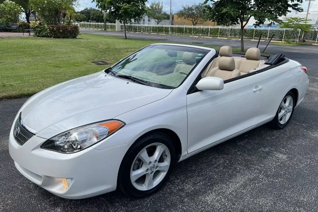 2006 Toyota Camry Solara SLE photo 1