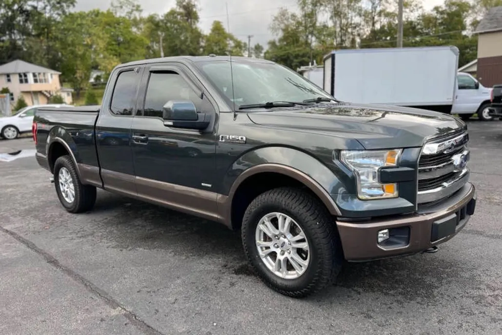 2015 Ford F-150 Lariat photo 1