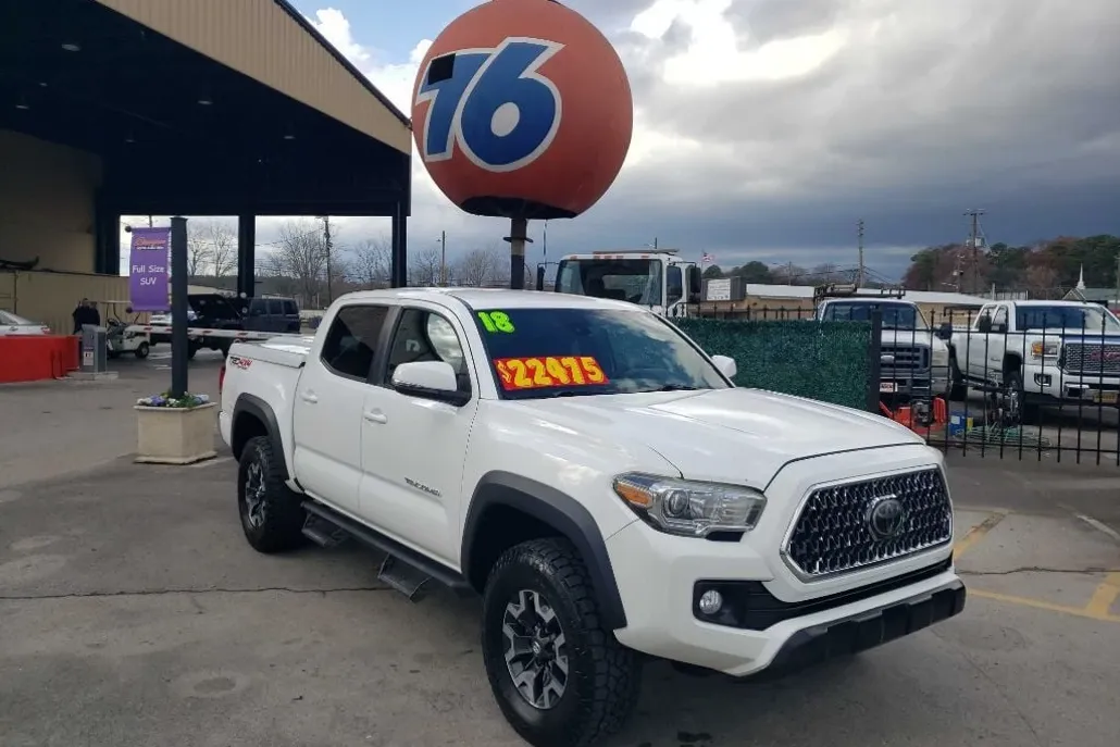 2018 Toyota Tacoma TRD Double Cab 4x4 photo 1