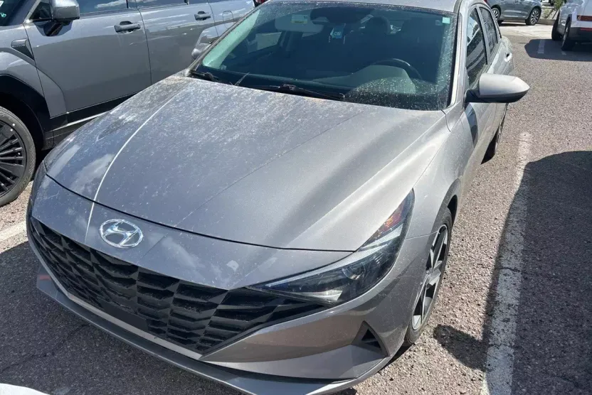 2023 Hyundai Elantra SEL photo 1