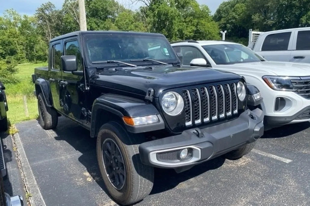 2023 Jeep Gladiator Overland photo 1