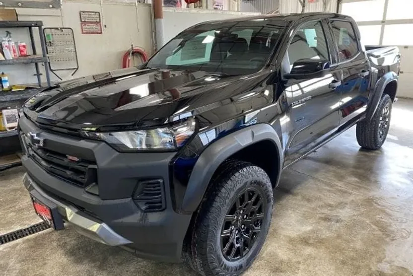 2026 Chevrolet Colorado Trail Boss photo 1