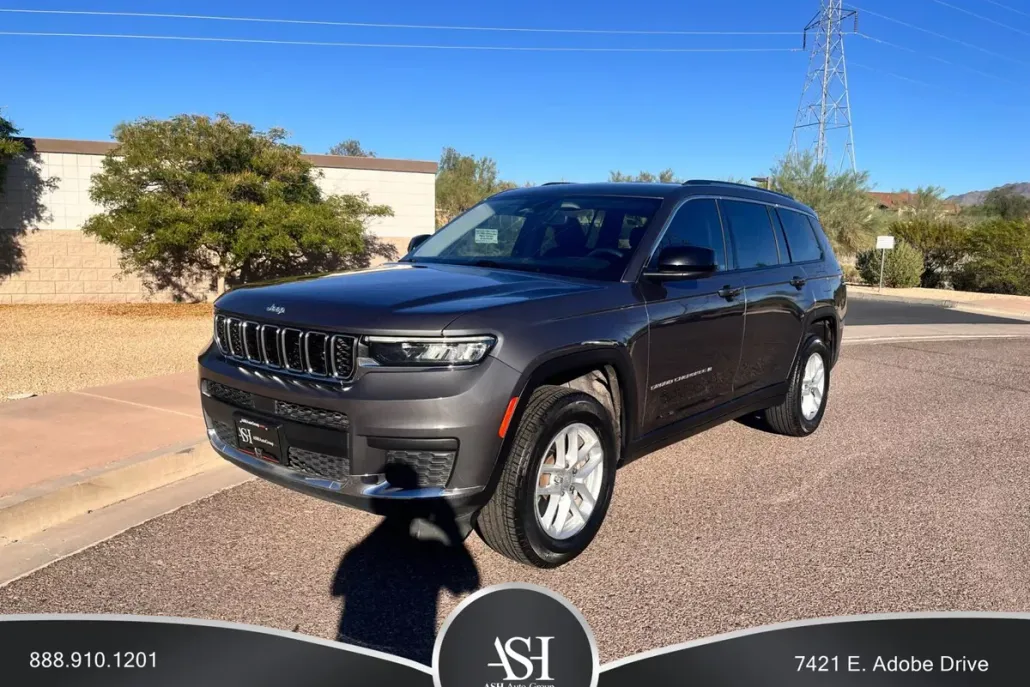 2024 Jeep Grand Cherokee Laredo Sport photo 1