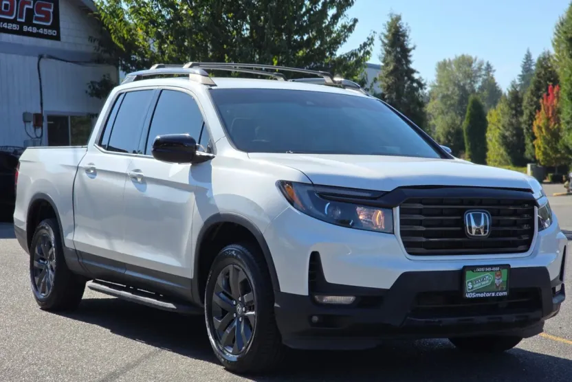 2021 Honda Ridgeline Sport photo 1