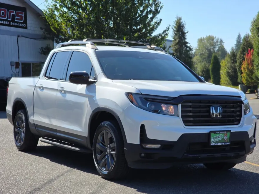 2021 Honda Ridgeline Sport photo 1