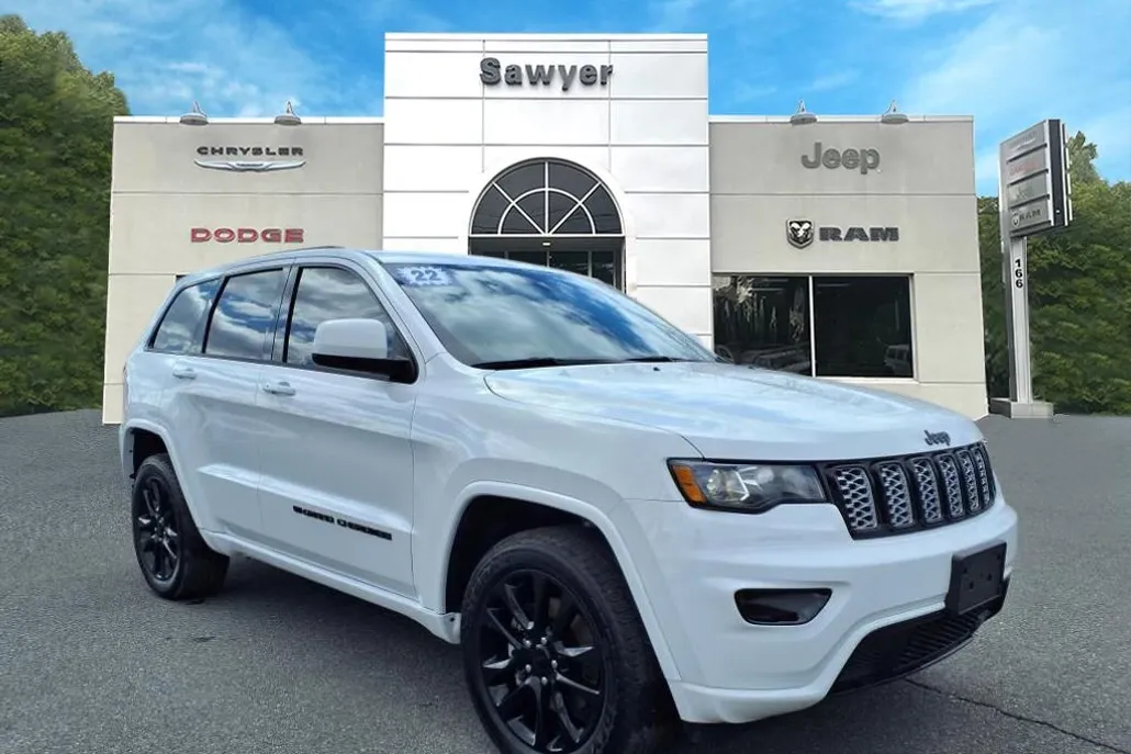 2022 Jeep Grand Cherokee Laredo X photo 1