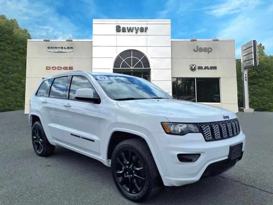 2022 Jeep Grand Cherokee Laredo X photo 1