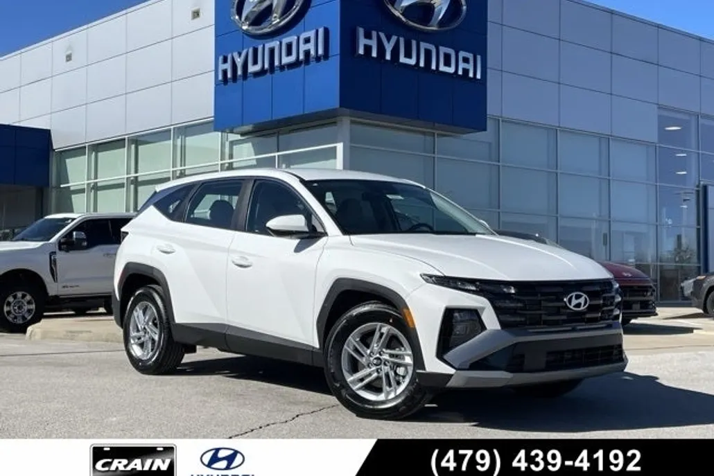 2025 Hyundai Tucson SE photo 1