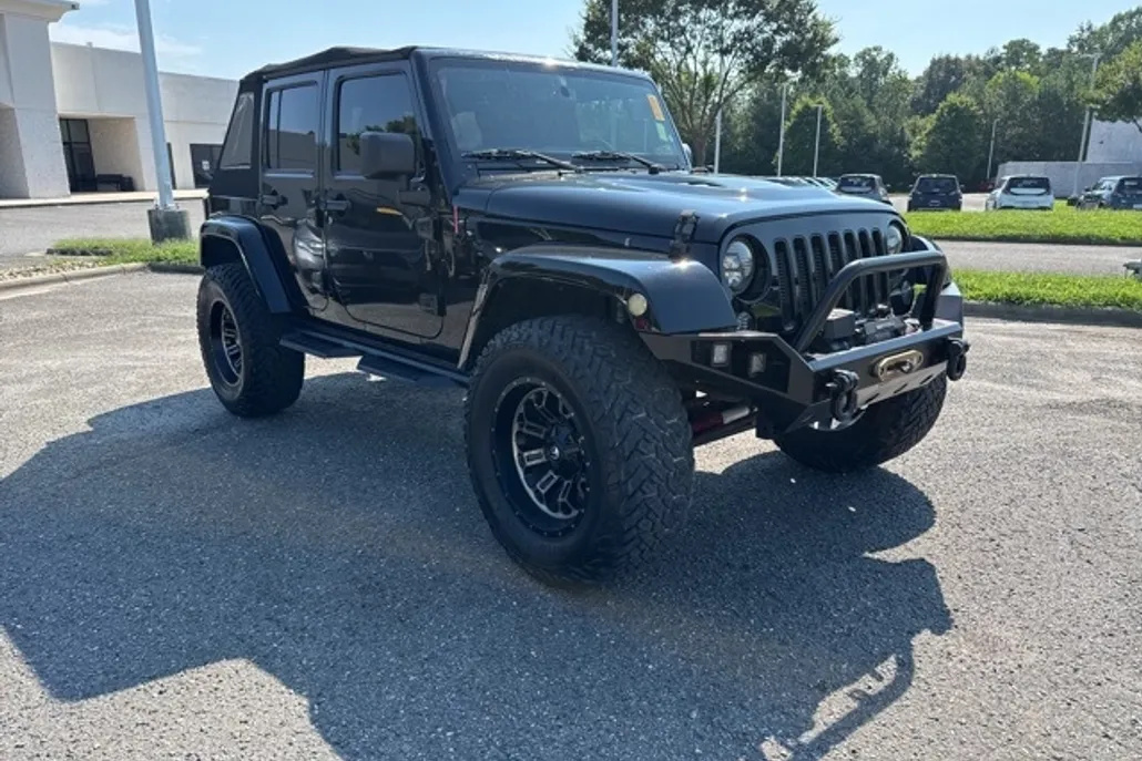 2018 Jeep Wrangler Unlimited Sahara photo 1