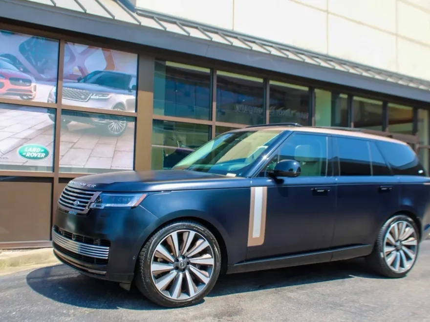 2024 Land Rover Range Rover SV photo 1