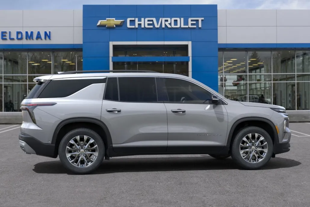 2025 Chevrolet Traverse photo 1