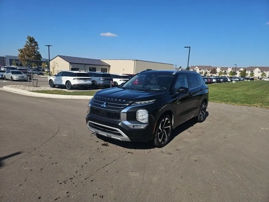 2023 Mitsubishi Outlander PHEV SEL photo 1