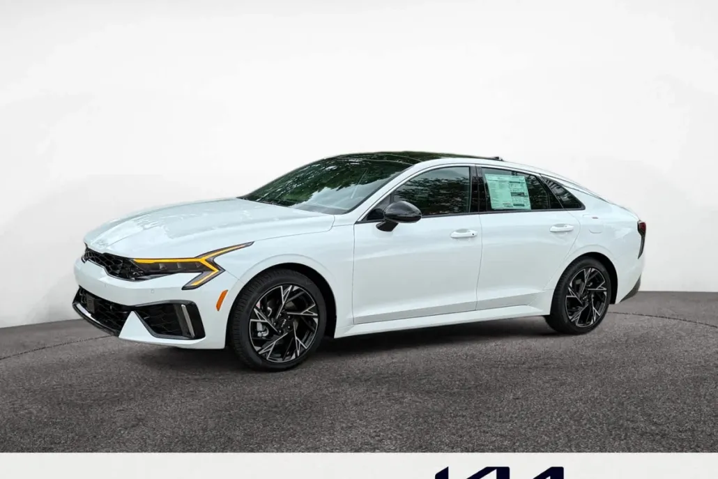 2025 Kia K5 GT-Line photo 1
