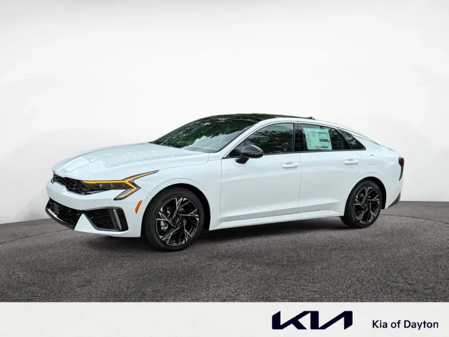 2025 Kia K5 GT-Line photo 1
