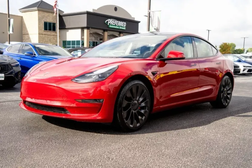 2023 Tesla Model 3 Performance photo 1