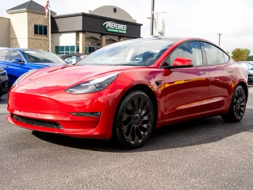 2023 Tesla Model 3 Performance photo 1