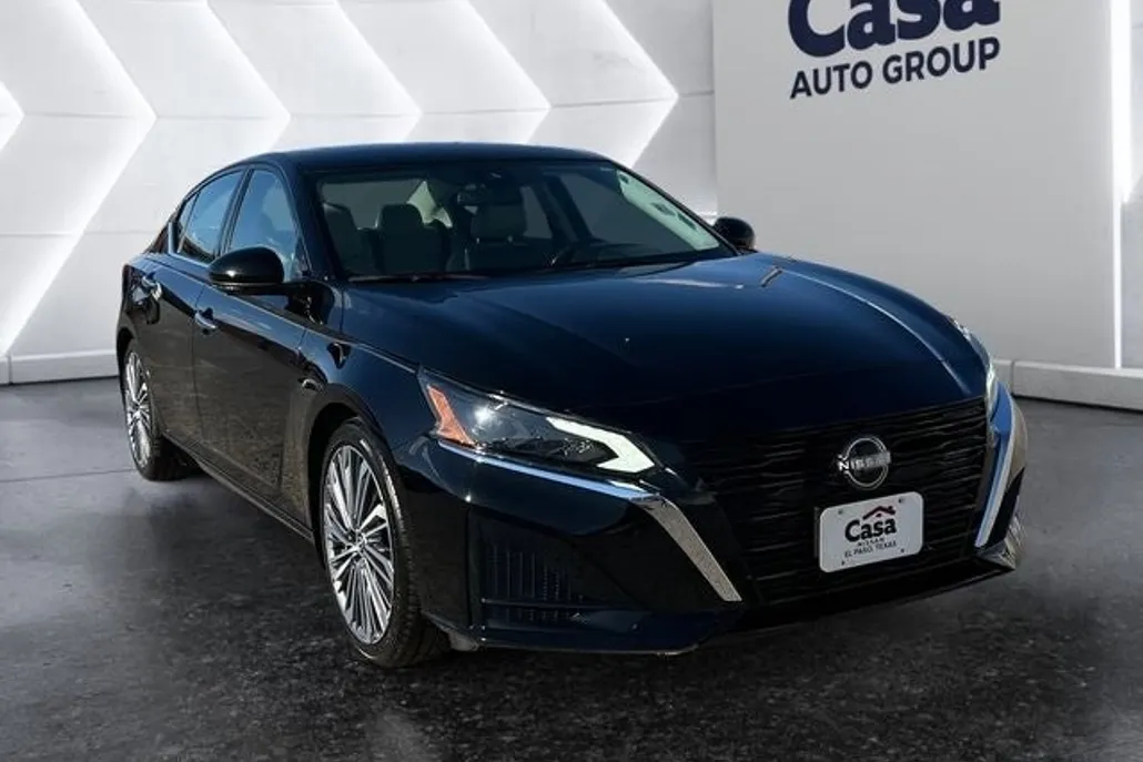2024 Nissan Altima 2.5 SL photo 1
