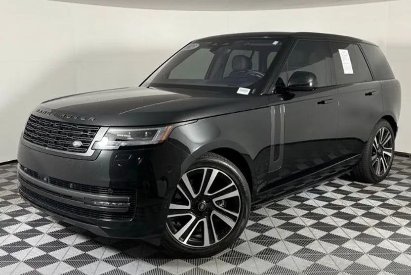 2023 Land Rover Range Rover SE photo 1