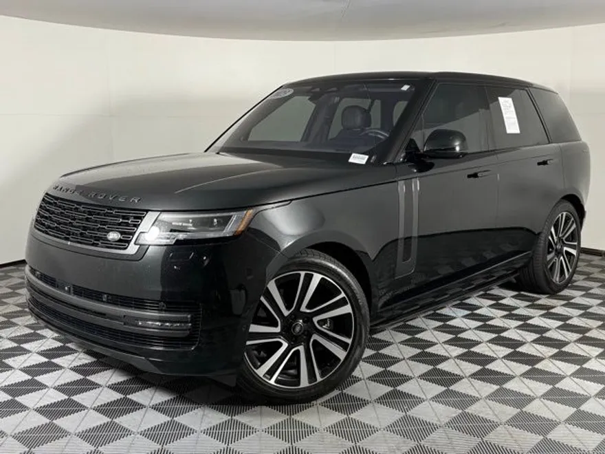 2023 Land Rover Range Rover SE photo 1