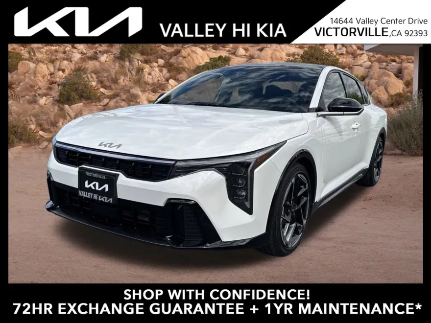 2025 Kia K4 GT-Line photo 1