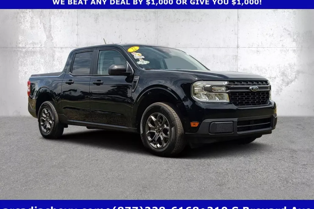 2022 Ford Maverick XLT photo 1