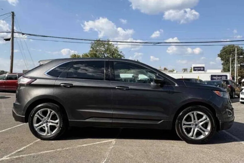 2015 Ford Edge Titanium photo 1