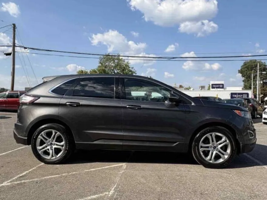 2015 Ford Edge Titanium photo 1