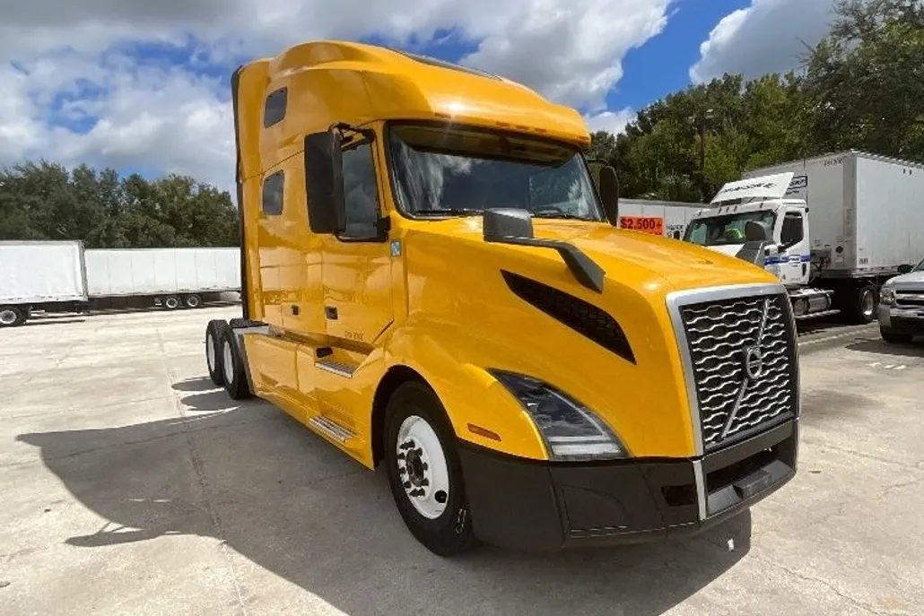 2022 Volvo Truck VNL photo 1
