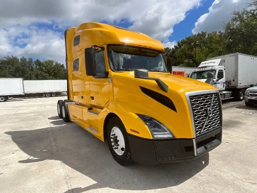 2022 Volvo Truck VNL photo 1
