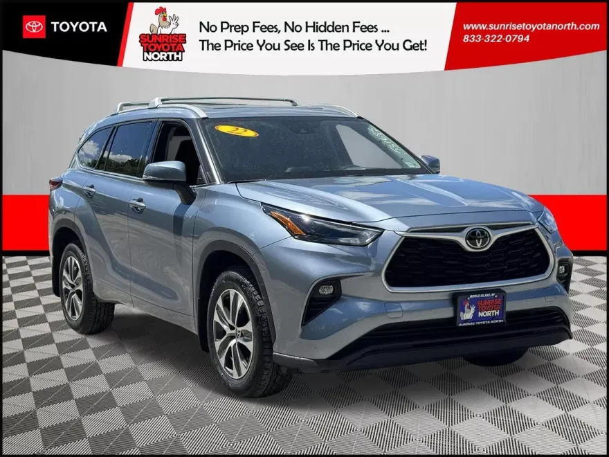 2022 Toyota Highlander XLE photo 1
