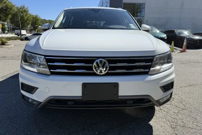 2021 Volkswagen Tiguan SE photo 1