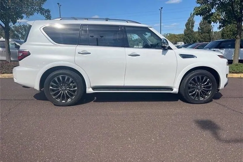 2024 Nissan Armada Platinum photo 1