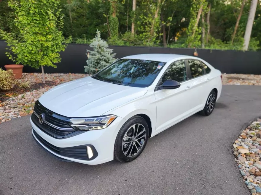 2024 Volkswagen Jetta 1.5T Sport photo 1