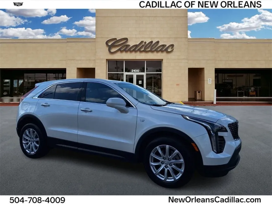 2023 Cadillac XT4 Luxury photo 1