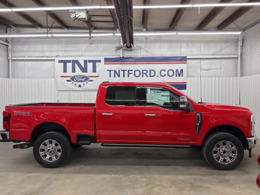 2026 Ford F-350 Lariat photo 1